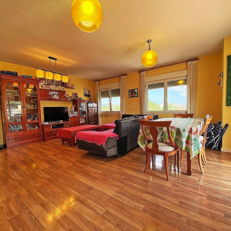 Apartment in Pinoso (Alicante)