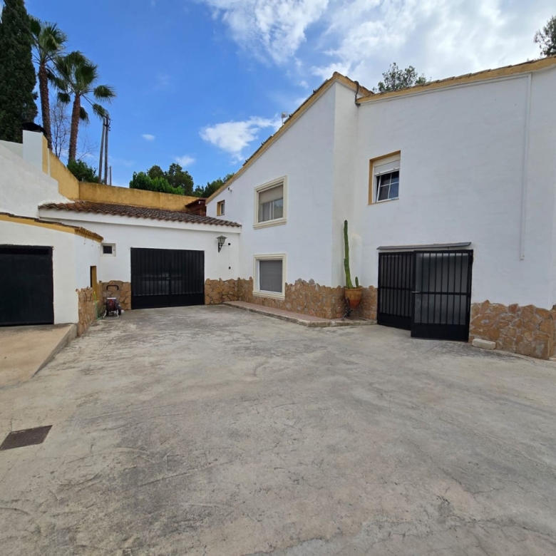 Villa in Sax (Alicante)