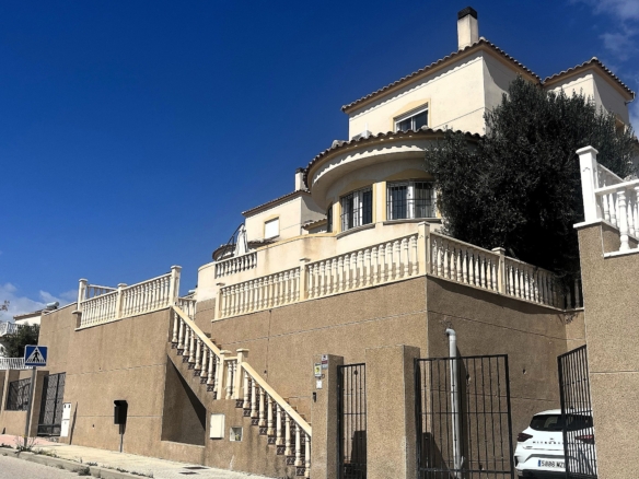 Villa in Castalla (Alicante)