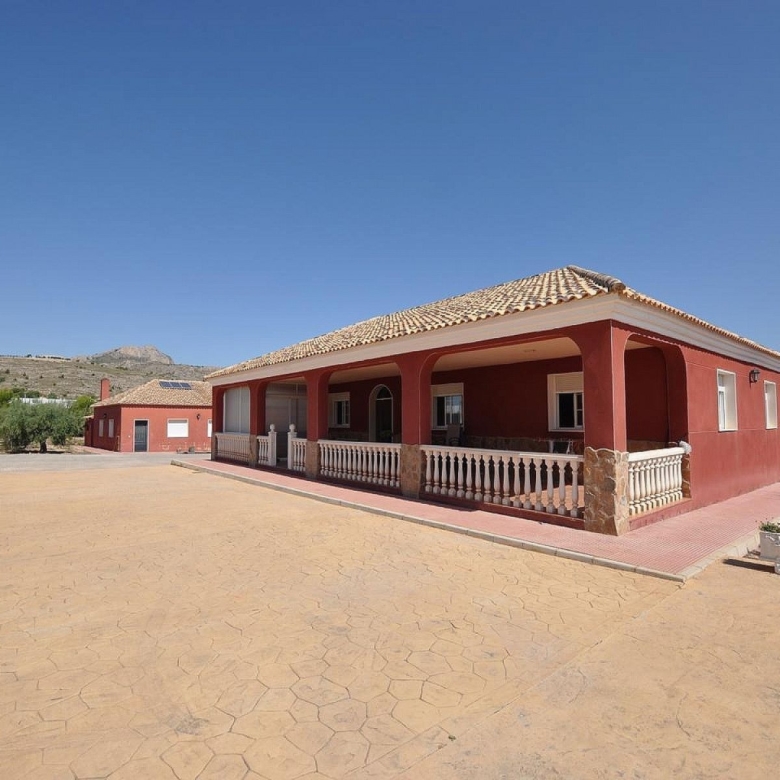 Villa in Sax (Alicante)