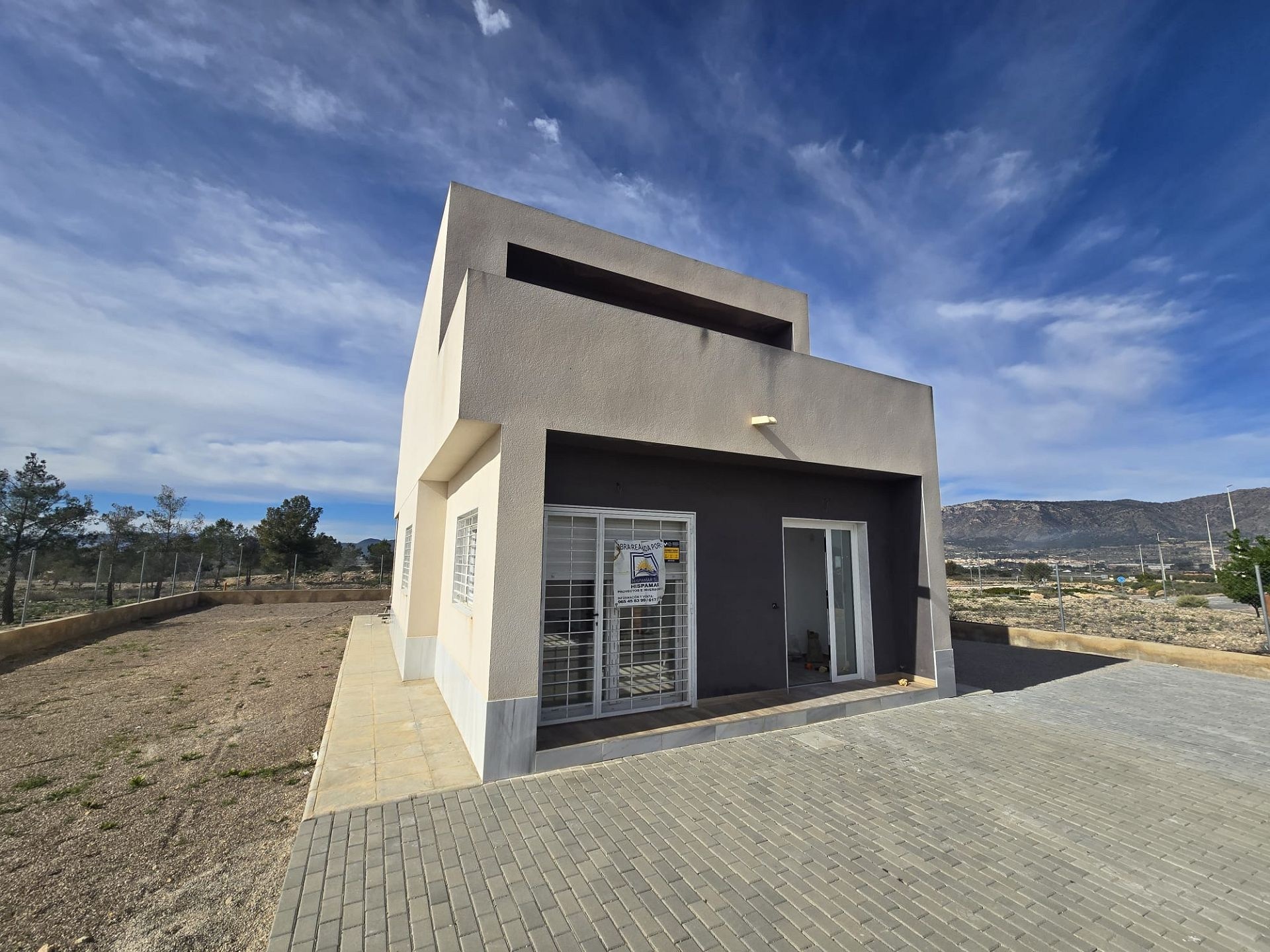 w_whatsapp-image-2026-03-18-at-10.46.26-4-