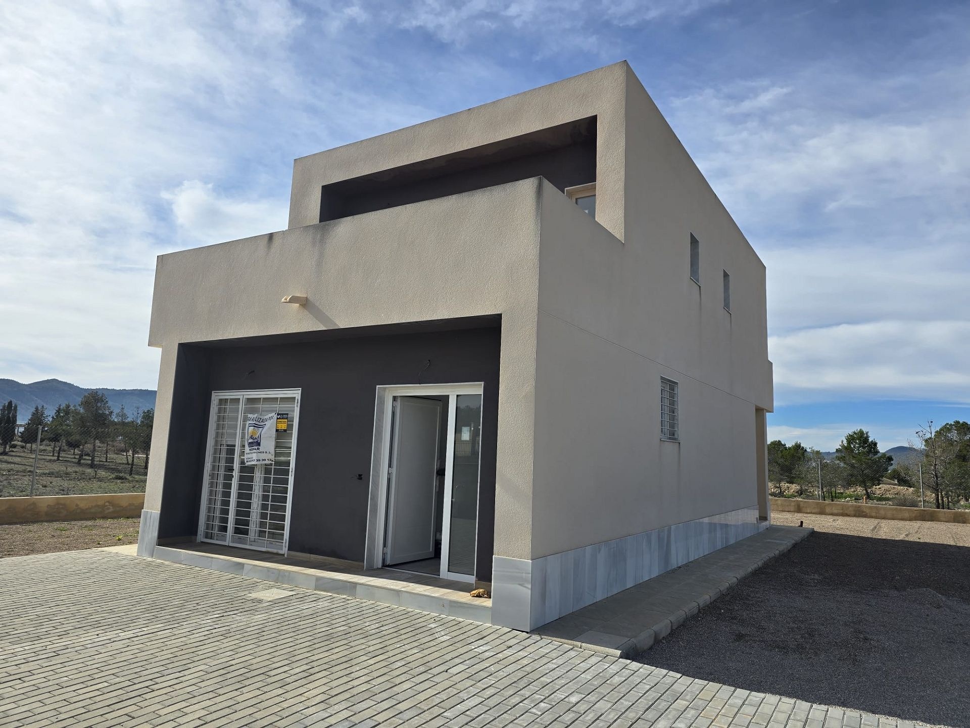 w_whatsapp-image-2026-03-18-at-10.46.26-5-