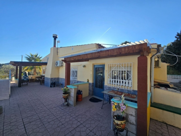 Villa in Sax (Alicante)