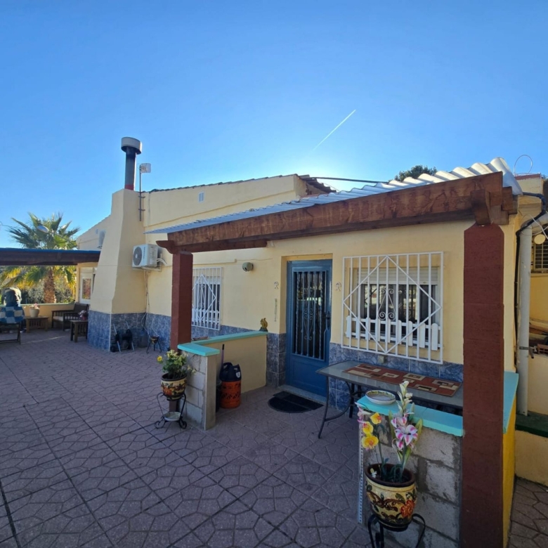 Villa in Sax (Alicante)