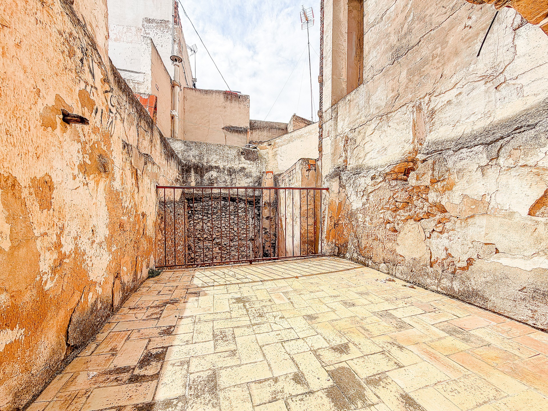 w_yrg4mtq4zcs6b7cvsido