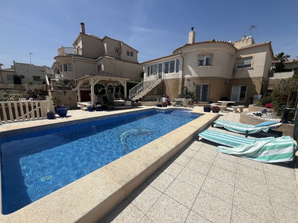 Villa in Castalla (Alicante)