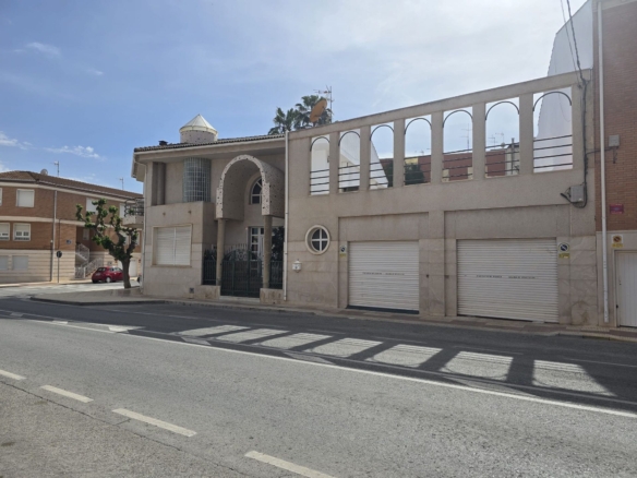 Villa in Sax (Alicante)