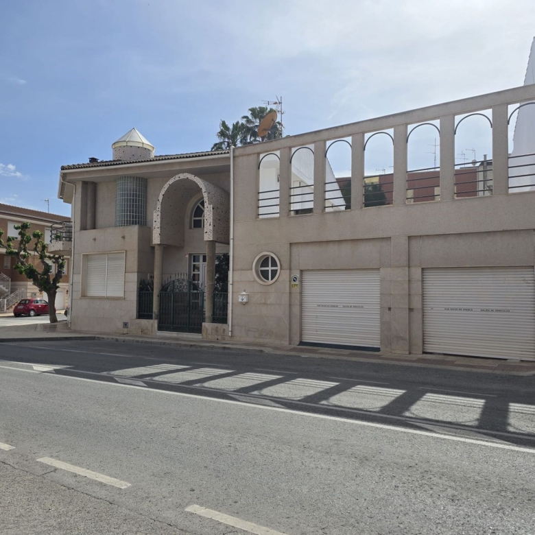 Villa in Sax (Alicante)