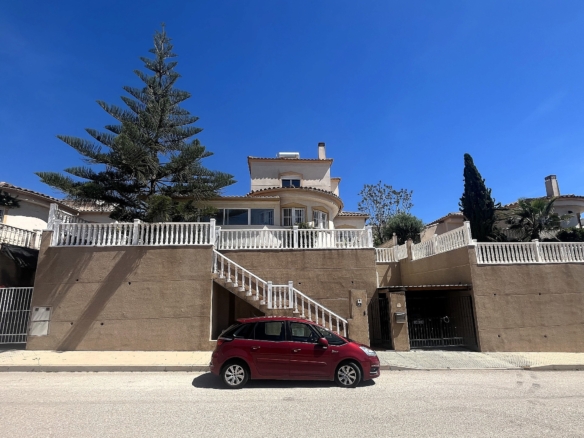 Villa in Castalla (Alicante)